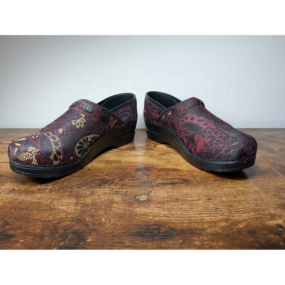 Sanita Vegan Danish Clogs Burgundy Metallic Paisley Floral Brocade Size 38